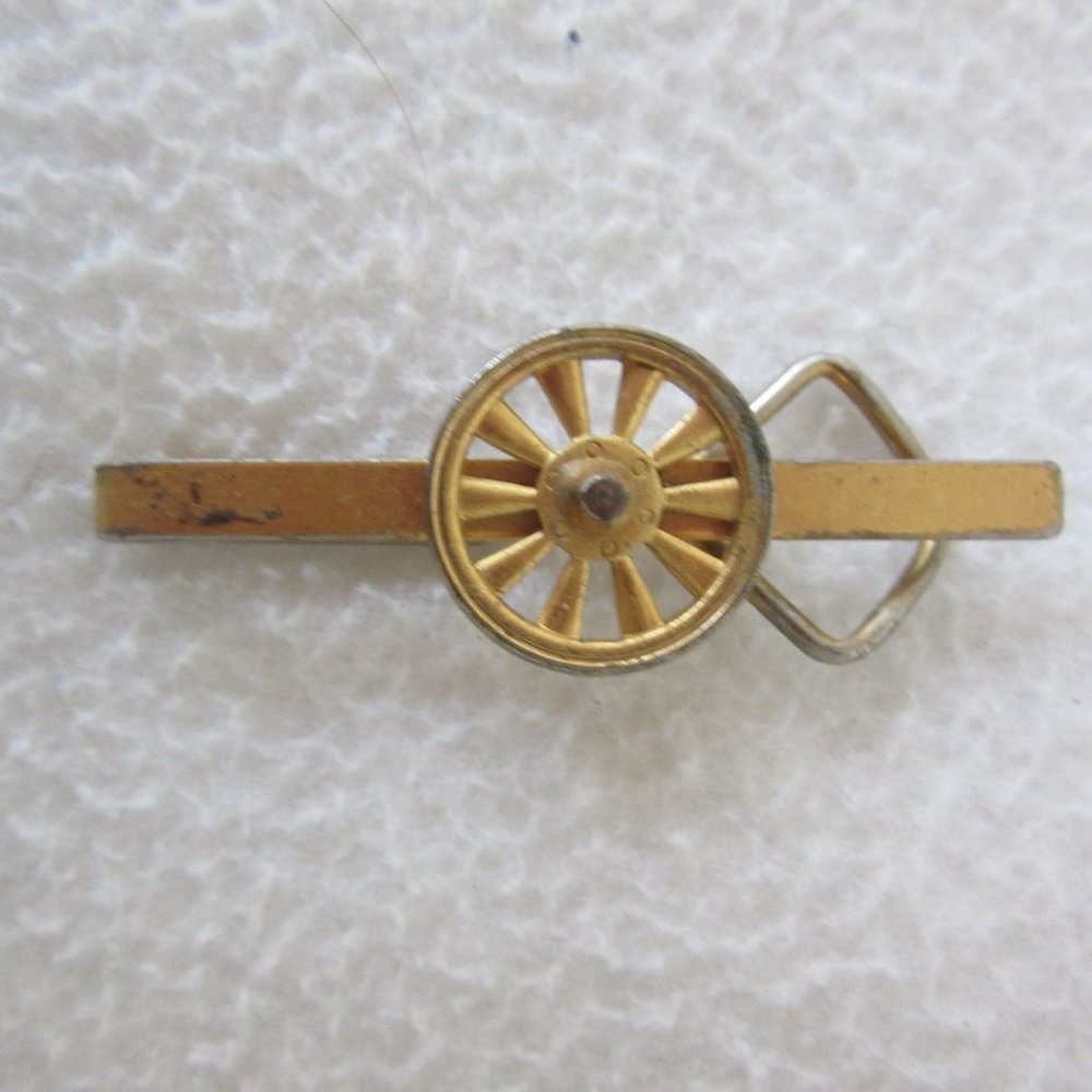 Vintage SWANK Tie Clip Wagon Wheel